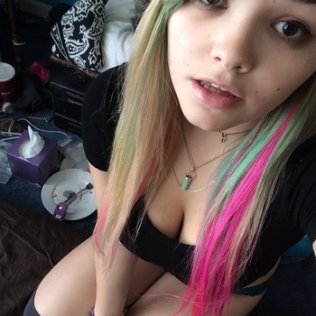 24 jarige Vrouw uit Bentelo wilt sex