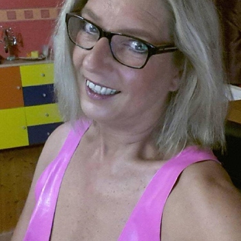 50 jarige Vrouw uit Dinteloord wilt sex
