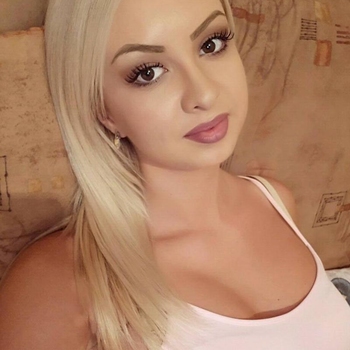 23 jarige Vrouw uit Krommenie wilt sex