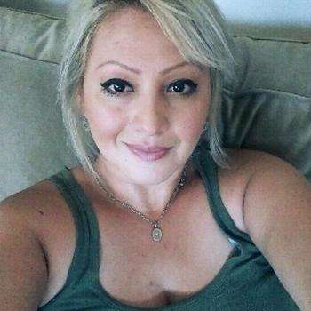 43 jarige Vrouw uit Hellum wilt sex