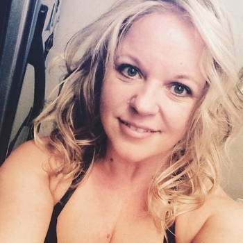 50 jarige Vrouw uit Roelofarendsveen wilt sex