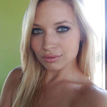 Contact met Kimmie123, 27 jarige Vrouw beschikbaar in Noord-Holland