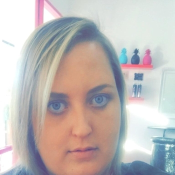 Contact met Carraawlijn, 37 jarige Vrouw beschikbaar in Noord-Brabant