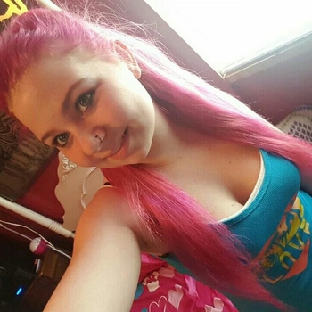 Contact met gekkemeidd, 24 jarige Vrouw beschikbaar in Gelderland