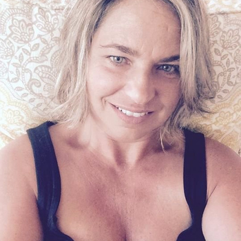 49 jarige Vrouw uit Velserbroek wilt sex