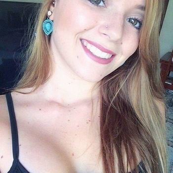 24 jarige Vrouw uit Bergambacht wilt sex