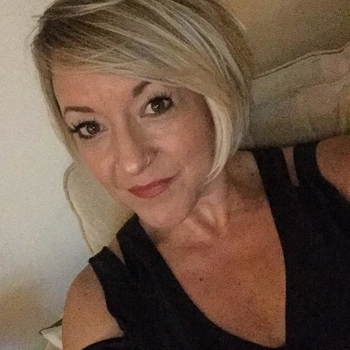 Contact met Lilyyyy, 51 jarige Vrouw beschikbaar in Utrecht