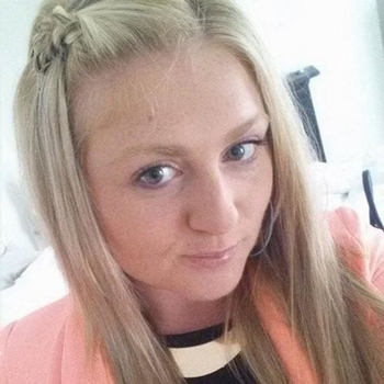 39 jarige Vrouw uit Hollum wilt sex