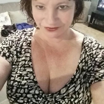 58 jarige Vrouw uit Schoondijke wilt sex