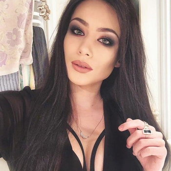 Contact met Primera, 22 jarige Vrouw beschikbaar in Noord-Holland