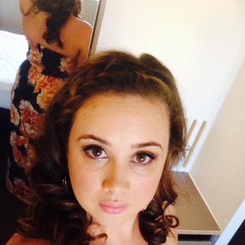 Contact met goudbruin, 31 jarige Vrouw beschikbaar in Noord-Brabant