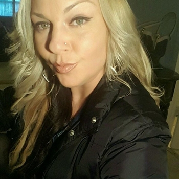 Contact met FFrouk, 43 jarige Vrouw beschikbaar in Friesland