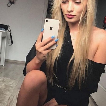 24 jarige Vrouw uit Boekelo wilt sex