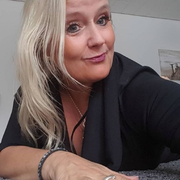 59 jarige Vrouw uit Spijkenisse wilt sex