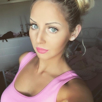 22 jarige Vrouw wilt sex