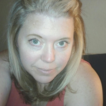 Contact met deuruit, 53 jarige Vrouw beschikbaar in Utrecht