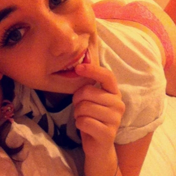Contact met Veroniquesingle, 23 jarige Vrouw beschikbaar in Noord-Brabant