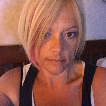 52 jarige Vrouw uit Eenum wilt sex