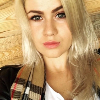 Contact met dikkeneusMaartje, 20 jarige Vrouw beschikbaar in Noord-Brabant