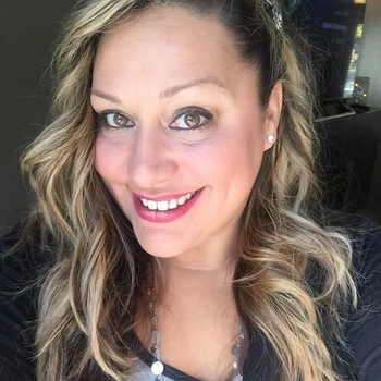 Contact met schijnbedriegd, 44 jarige Vrouw beschikbaar in Friesland