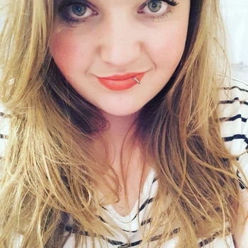 Contact met HelenaaST, 24 jarige Vrouw beschikbaar in Friesland