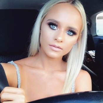 Contact met Allmine, 22 jarige Vrouw beschikbaar in Noord-Holland