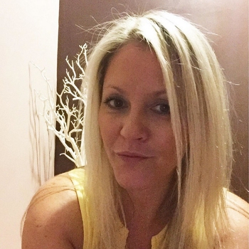 48 jarige Vrouw uit Onnen wilt sex