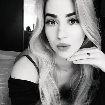 Contact met MaagdelijkeAnne, 19 jarige Vrouw beschikbaar in Flevoland