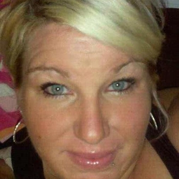 54 jarige Vrouw uit Weersel wilt sex