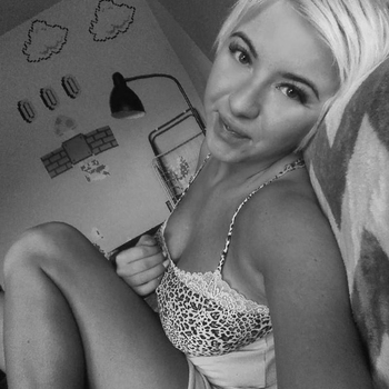 Contact met Strengjuffie, 20 jarige Vrouw beschikbaar in Noord-Brabant