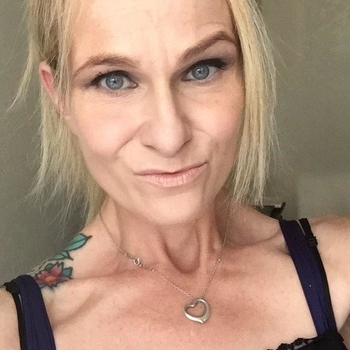 54 jarige Vrouw uit Lauwerzijl wilt sex